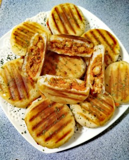 Saucy Chicken Strips Pitas/schwarmers