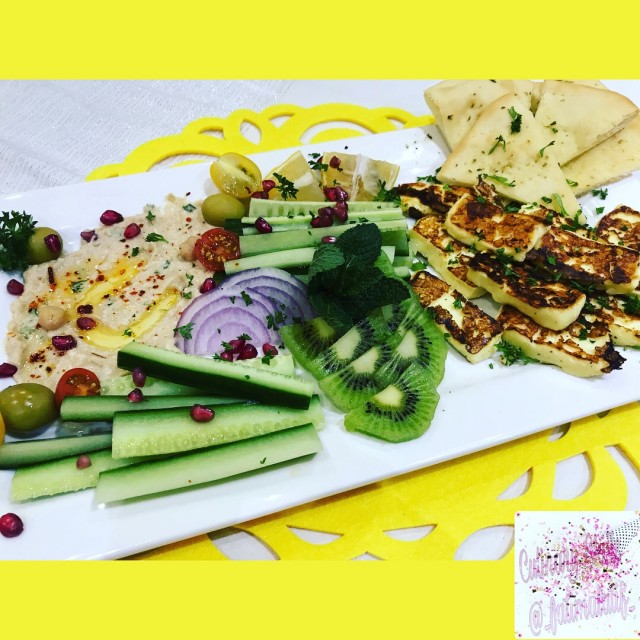 Grilled Halloumi And Flatbread Platter