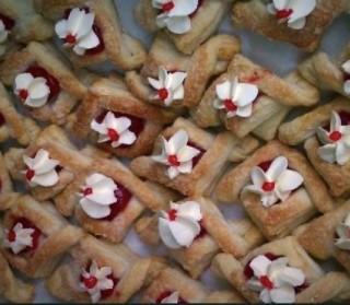 Coconut/raspberry Or Chocolate Twists