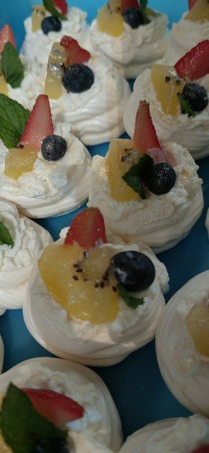 Mini Pavlovas