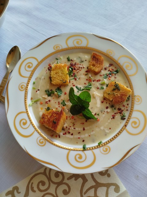 Creamy Corn And Chicken Soup