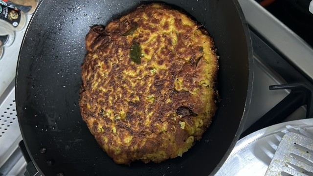 Handava Or Gujarati Lentil Cake