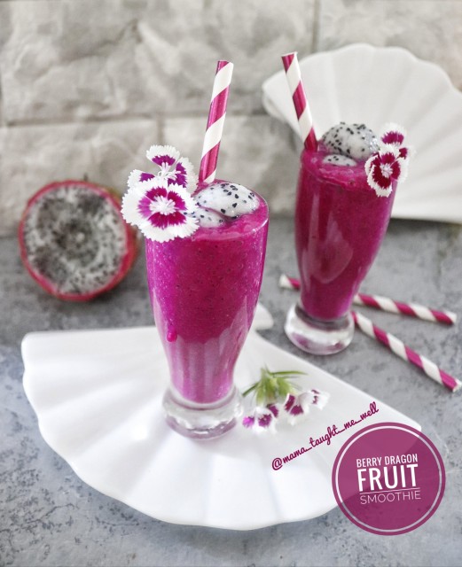 Berry Dragon Fruit Smoothie