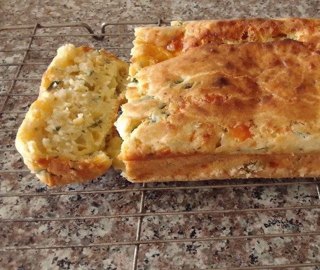 Quick Cheddar Cheese Bread