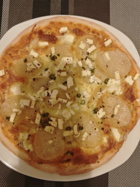 Easy Potato And Feta Pizza