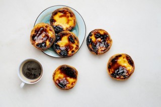 Portuguese Tarts Using Plain Paratha