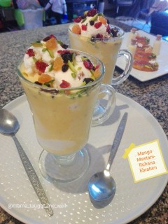 Mango Mastani (milkshake)