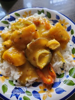 Veg Dhall With Little Chicken