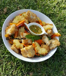 Crispy Fish Salad With Pineapple