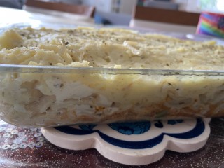 Chicken , Spaghetti And Mash Pie