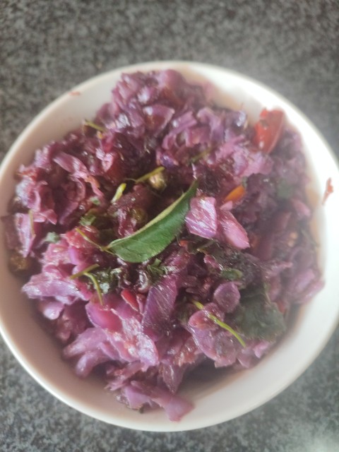 Red Cabbage Curry