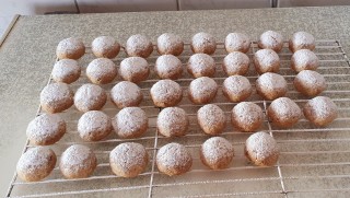Melting Almond Biscuits