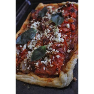Garlic Roasted Onion And Tomato Galette