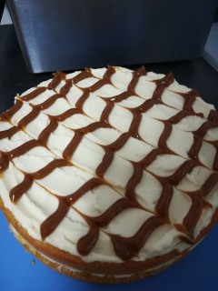 Woolies Copy Cat Vanilla And Caramel Sponge Cake