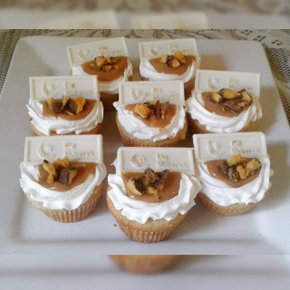 Caramel Cream Cupcakes