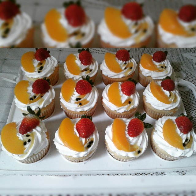 Cream & Fruit Cupcakes