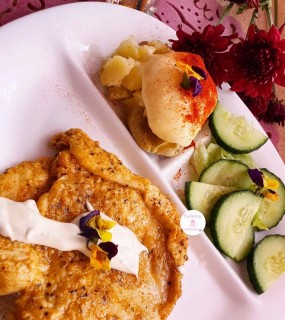 Grilled Butteflied Chicken Fillets And Cheese Sauce Spuds