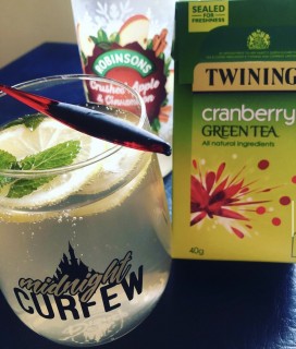 Crushed Apple, Cinnamon, Cranberry Iced Tea