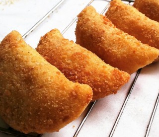 Philly Moons Or Breadrolls