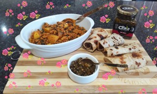 Chicken Mince Curry With Potatoes And Methi Baji