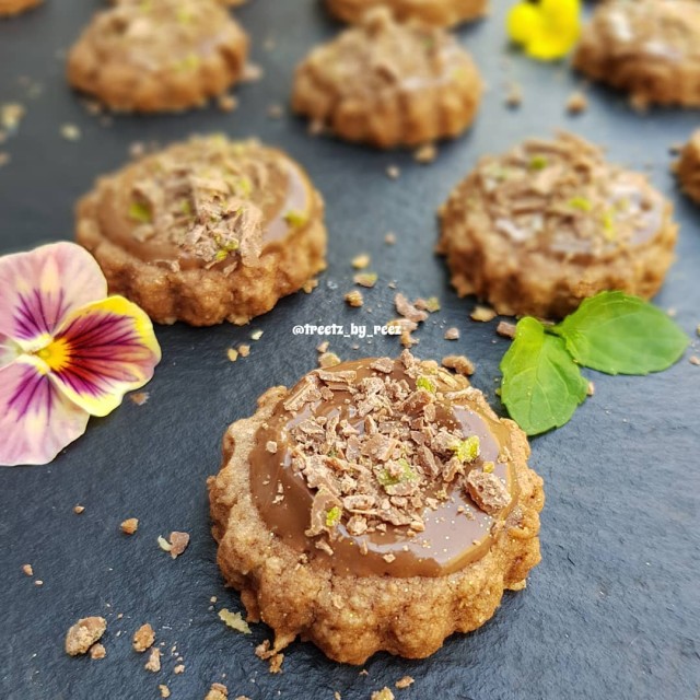 Chocolate Coconut Biscuits @treetz_by_reez