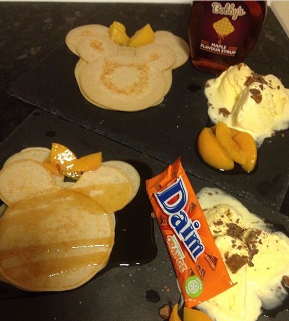 Minnie Mouse Pancakes/crumpets