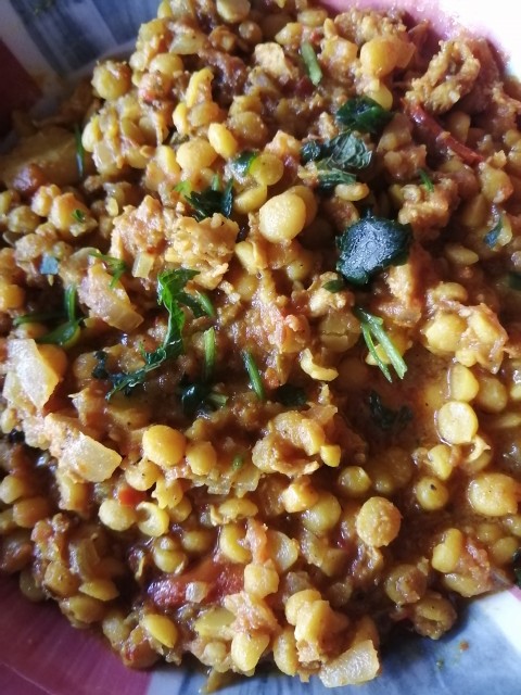 Chana (gram) Or Pea Dhal With Chicken