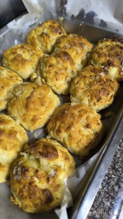 Golden Garlic Puffs