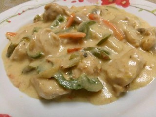 Creamy Chicken With Green Pepper And Carrots