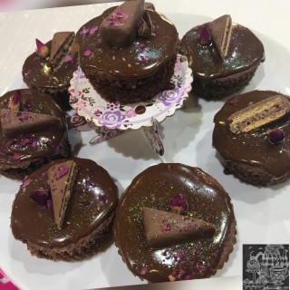 Chocolate Rose Cupcakes