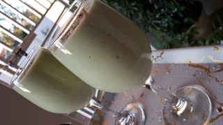 Avocado & Almond Milkshake