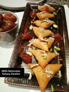 Mithi (sweet) Samoosas