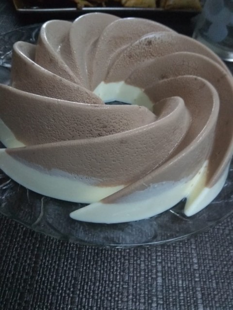 Top Deck Dessert Using The Swirl Mould Sold My Me.